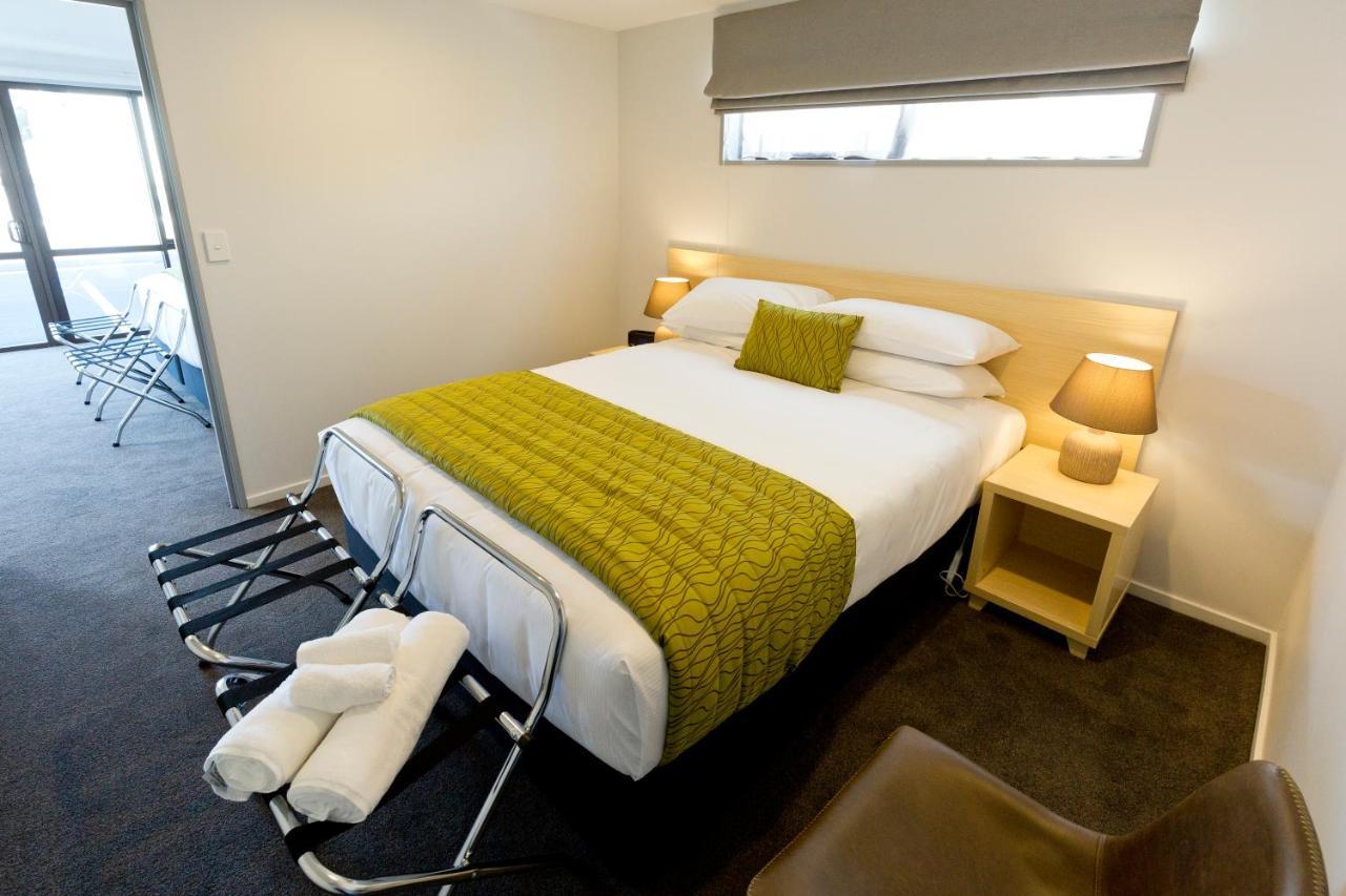 2 On Whiteleigh And 239 On Lincoln Motel Christchurch Esterno foto A bedroom at the hotel