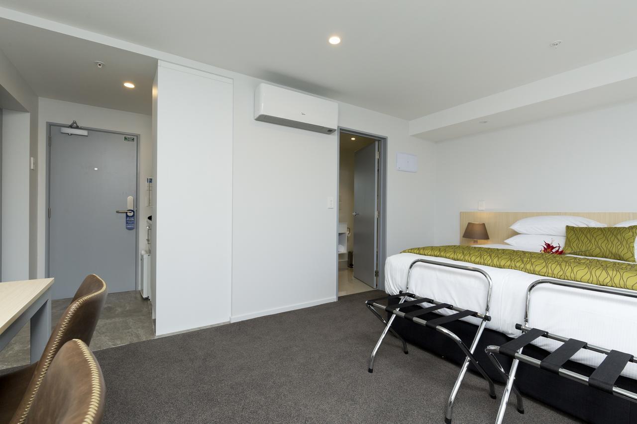 2 On Whiteleigh And 239 On Lincoln Motel Christchurch Esterno foto A typical room at the hotel